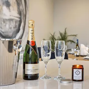 https://kist-accommodates-the-penthouse.yorkshirehotels.net